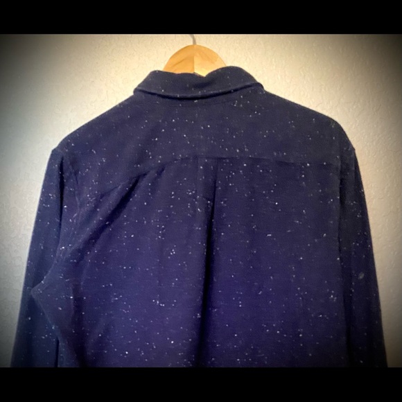 Men’s Gap navy long sleeve button down. - Picture 2 of 3